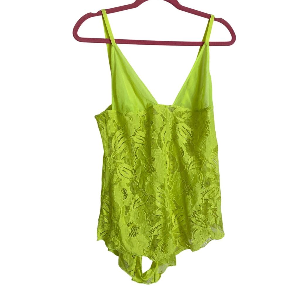 NWOT Stretchy Intimately Free Chartreuse Green Lace Bodysuit Large